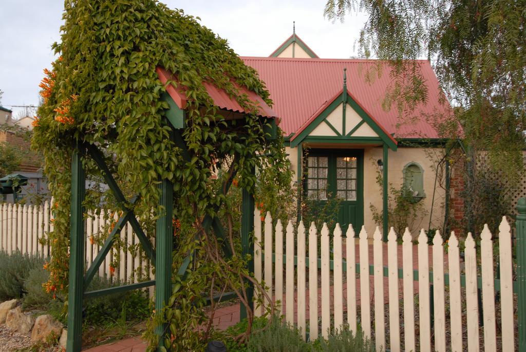 タナンダ ザ ダヴ コート Bed & Breakfast エクステリア 写真